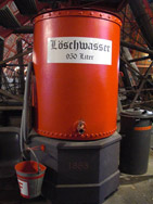 Ein Löschwasserbehälter unter dem Dach des Doms