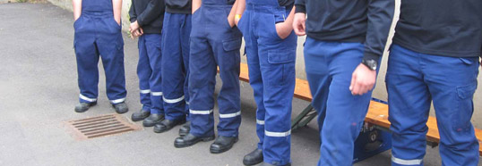 Schlange stehen – hier allerdings war es Teil eines Spieles, das es zu bewältigen galt.