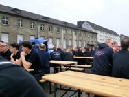 Bei einem gemeinsamen Frühstück stärkten sich alle Übungsteilnehmer, um fit für den Tag zu sein.